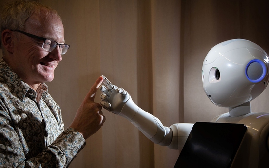 Các nhà tiên phong của kỷ nguyên AI chia sẻ tại Tọa đàm Đạo đức và An toàn AI VinFuture 