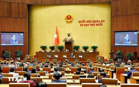 Ngày 27/11, Quốc hội thảo luận về dự án Luật Tiết kiệm, chống lãng phí
