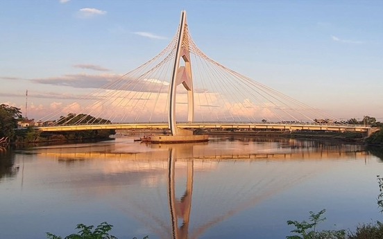 Sắp thông xe cây cầu trăm tỷ bắc qua đường sắt Bắc - Nam đầu tiên ở Thanh Hóa