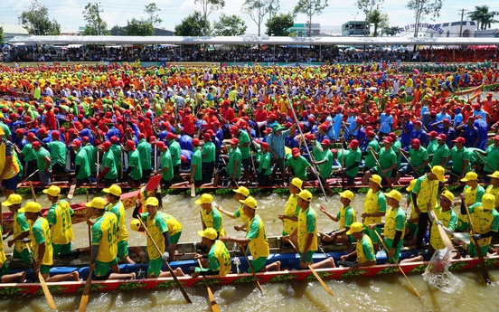 TP. Cần Thơ: Rực rỡ "sông trăng" – Bừng sáng di sản Văn hóa Khmer Nam Bộ