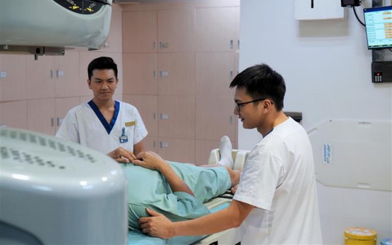 Vinmec điều trị thành công ung thư tiền liệt tuyến nhờ phác đồ xạ trị mới nhất thế giới 