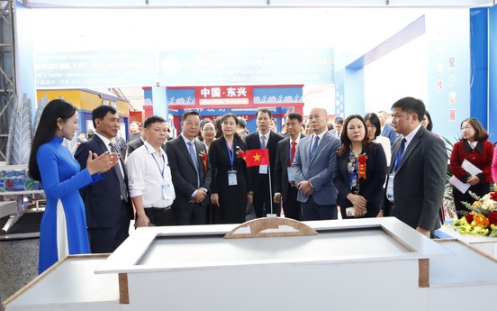 Quảng Ninh: Khai mạc Hội chợ Thương mại và Du lịch quốc tế Việt – Trung lần thứ 17