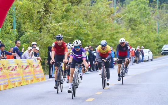 Ngắm khoảnh khắc hơn 400 tay đua chinh phục cung đường "Về miền di sản"