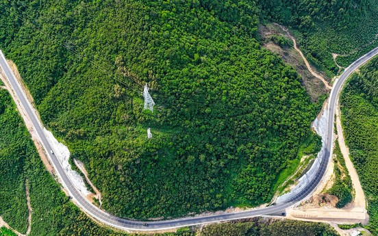 Tuyến cao tốc dài 125km băng qua 2 con đèo hiểm trở chạy dọc tỉnh lớn thứ 2 Việt Nam sẽ được chia thành 8 gói thầu xây lắp