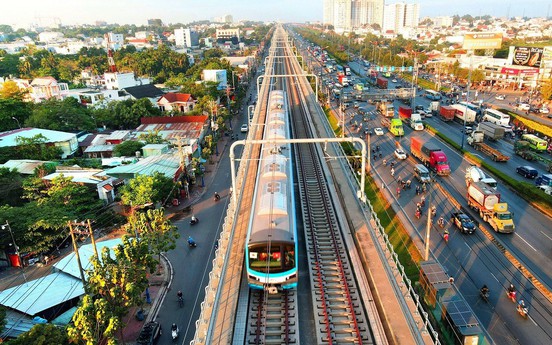 TP.HCM: Sau một năm vận hành, metro số 1 trở thành phương tiện đi lại thường xuyên, không còn là trải nghiệm