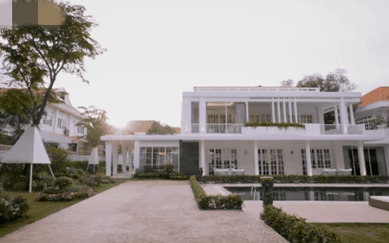 Biệt phủ 1.600m2 lộng lẫy chẳng kém khách sạn 5 sao của CEO công ty BĐS thuộc Novaland