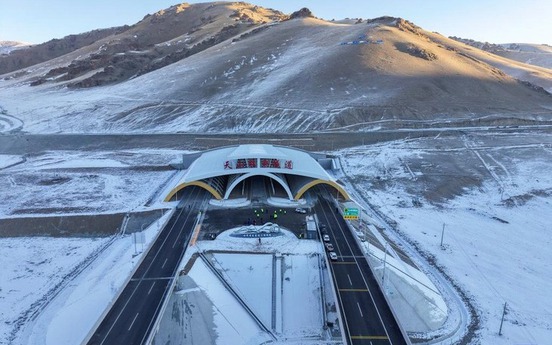 Chính thức khánh thành hầm cao tốc xuyên núi dài nhất thế giới: Rút ngắn thời gian đi qua vùng núi từ vài giờ còn 20 phút