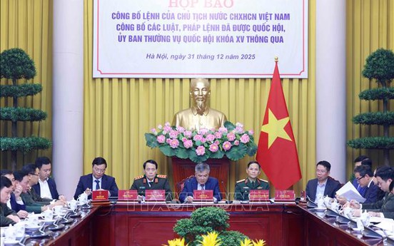 Công bố Lệnh của Chủ tịch nước về 14 luật và 1 pháp lệnh