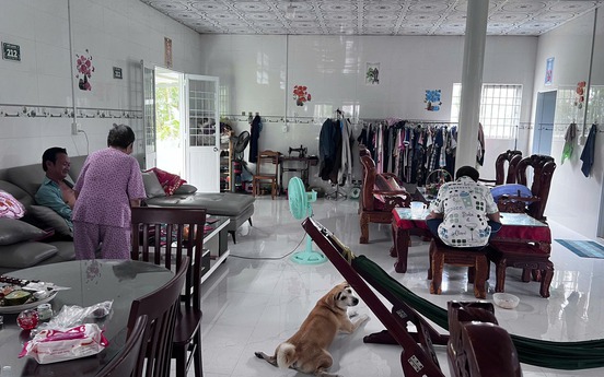 Căn nhà ở miền Tây gây xôn xao vì như mê cung: Quy mô 560m2, bên trong đặt 8 bộ bàn ghế