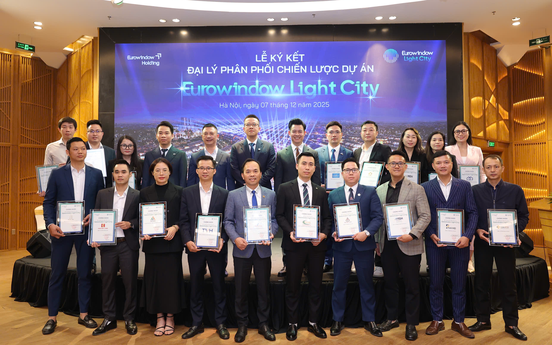 18 đại lý chiến lược ký kết phân phối dự án Eurowindow Light City