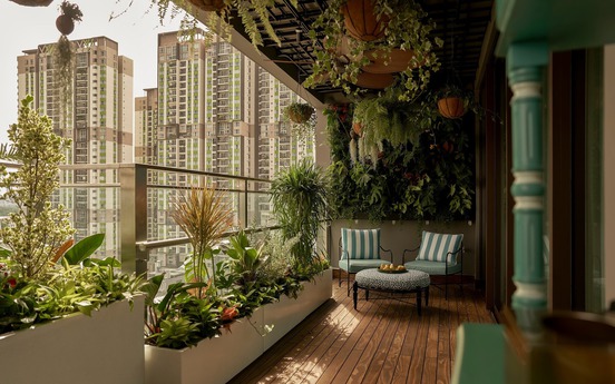 Ban công biến thành khu vườn nhiệt đới trên cao: Góc an yên 50m2 giữa trời Sài Gòn