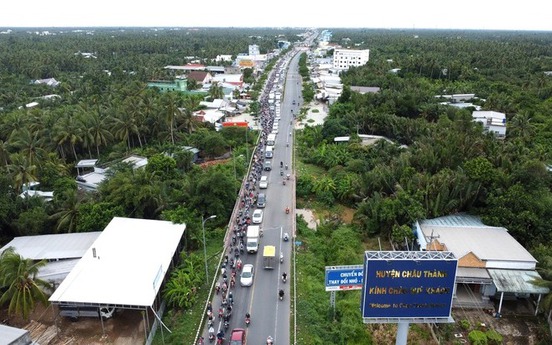 Hôm nay, tuyến đường gom hơn 1.000 tỷ dẫn vào cây cầu thứ 7 của nhánh sông Mê Kông chính thức thông xe
