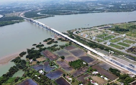 Hơn 1 tháng nữa, cây cầu lớn nhất Vành đai 3 TP. HCM sẽ hoàn thành