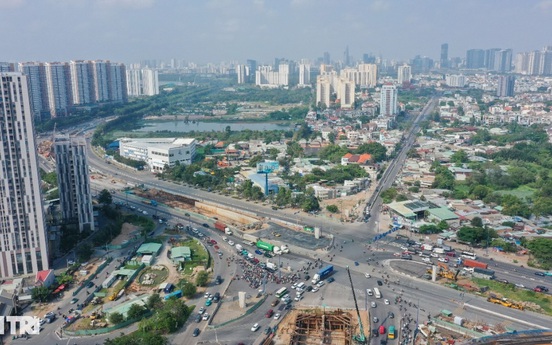Bất động sản "nóng" lên cục bộ, các ông lớn có động thái gì?