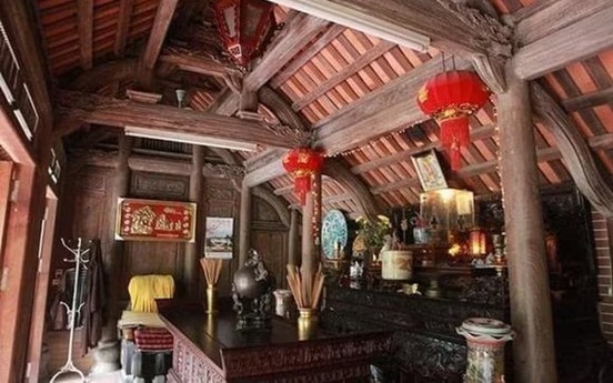 Ngôi nhà cổ dựng hoàn toàn từ gỗ quý như 'vàng ròng lộ thiên' toả hương thơm ngát khiến ai nấy đều sửng sốt