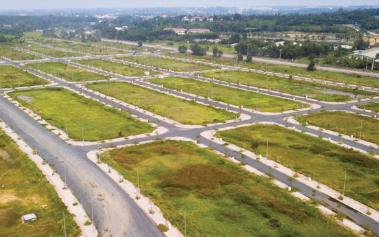 Môi giới đất nền đồng loạt quay lại với nghề