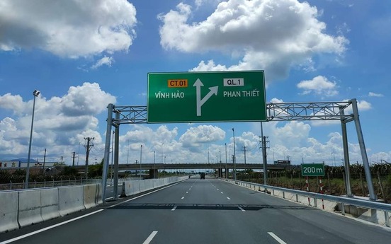 Cao tốc gần 11.000 tỷ bong tróc khi vừa hết hạn bảo hành: Tiếp tục phát hiện dấu hiệu xuống cấp
