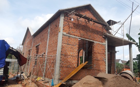 Từ nay, tự ý xây nhà vượt diện tích đất ở, người dân có được cấp sổ đỏ không?