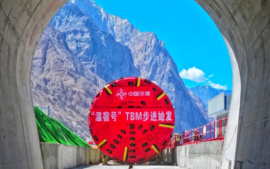Đường hầm đầu tiên dưới lòng sông băng tại Trung Quốc, đi xuyên qua một trong những dãy núi dài nhất thế giới