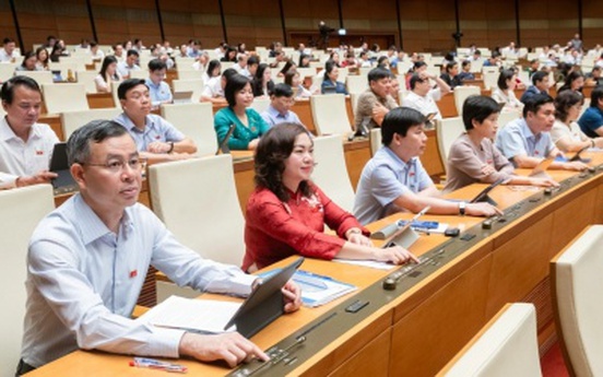 Quốc hội “chốt” giảm 2% thuế giá trị gia tăng đến hết năm 2026, đối tượng được giảm thuế mở rộng
