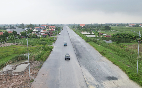 Thành phố nhỏ nhất cả nước sau sáp nhập chi hơn 11.000 tỷ ‘giải cứu’ tuyến đường ven biển ‘đắp chiếu’ nhiều năm