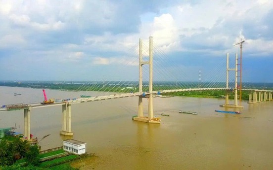 Cây cầu gần 7.000 tỷ, cách cầu dây văng đầu tiên do Việt Nam thiết kế 3,8km sắp hoàn thành