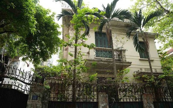 Biệt thự bỏ hoang 10 năm trên đất ‘kim cương’ Hà Nội đề xuất làm trụ sở phường: Rộng 410m2, bên trong xuống cấp, lãng phí