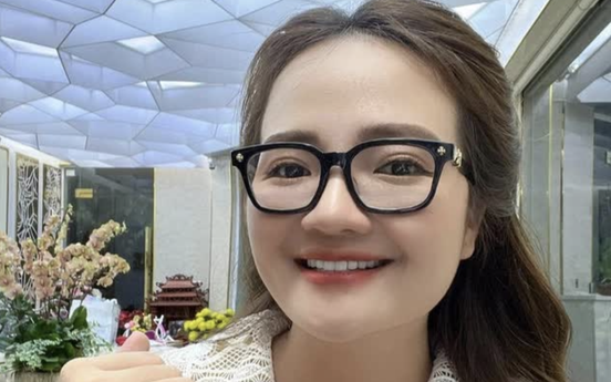 Soi BĐS trăm tỷ của 'thánh scandal' Hoàng Hường: Căn nhà từng rải đầy tiền đang có dấu hiệu lạ