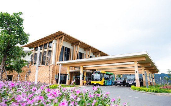 Trải nghiệm du lịch Cát Bà xanh – sạch – hiện đại với xe điện mới của Sun Group