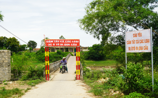 Cây cầu hơn 30 năm tuổi tại tỉnh hẹp nhất Việt Nam nguy cơ đổ sập