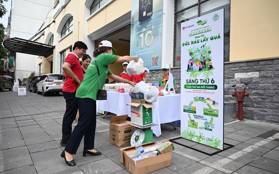 SeABank tổ chức “Ngày hội đổi rác lấy quà” - Lan tỏa lối sống xanh vì Hà Nội sạch đẹp
