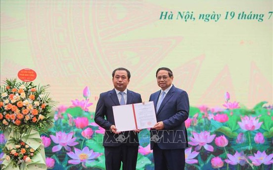 Thủ tướng Phạm Minh Chính trao Quyết định bổ nhiệm quyền Bộ trưởng Bộ Nông nghiệp và Môi trường