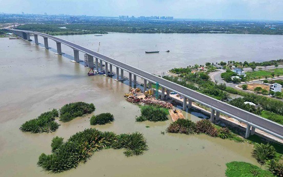 Cầu lớn nhất tuyến vành đai chiến lược của Nam Bộ đối diện khó khăn rất lớn