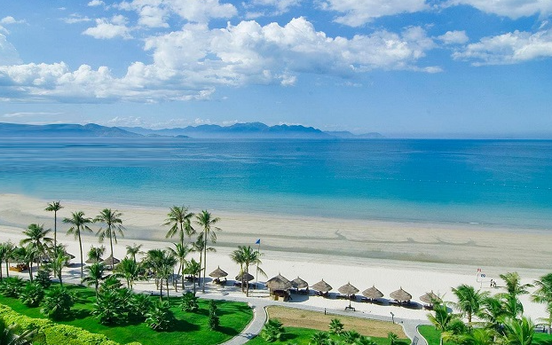Không phải Mỹ Khê, Nha Trang, Phú Quốc, đây mới là bãi biển duy nhất Việt Nam được vinh danh hàng đầu Đông Nam Á
