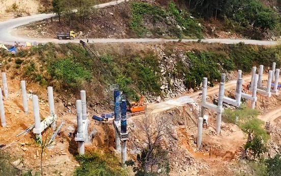 Dự án ‘lên đời’ tuyến quốc lộ 1.400 tỷ băng qua con đèo hiểm trở gặp khó