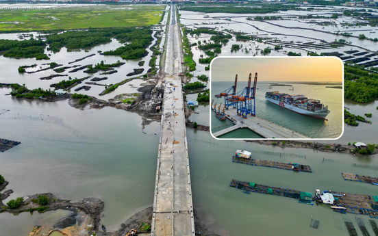 Chỉ vài tháng nữa, tuyến đường xuyên rừng ngập mặn, kết nối thẳng đến cụm cảng nước sâu lớn nhất Việt Nam sẽ về đích