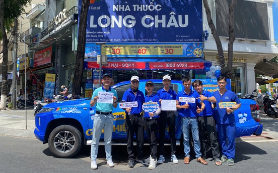 Hơn cả những chai nước miễn phí, Long Châu lan tỏa tình người, tưới mát ngày hè oi ả
