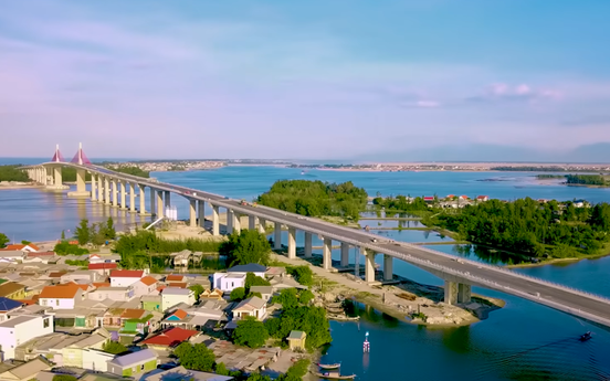 Chỉ 1 tuần nữa, cầu vượt cửa biển dài nhất miền Trung chính thức thông xe