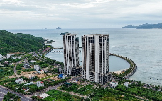Siêu cao ốc bỏ hoang bên vịnh Nha Trang rơi vào vòng xoáy nợ nần