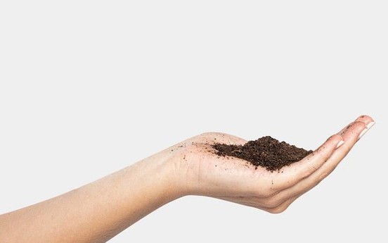 Mệnh Thổ hợp mệnh gì? Bí quyết chiêu tài đón lộc, thu hút may mắn cho người mệnh Thổ
