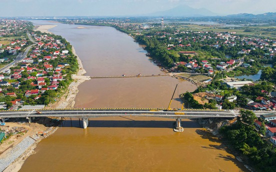 Cầu Phong Châu mới sắp khánh thành: Thi công vượt tiến độ, tiết kiệm 300 tỷ, rút ngắn thời gian di chuyển cho người dân