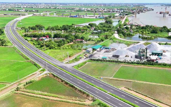 Tuyến đường 5.300 tỷ đi qua 3 huyện tỉnh Nam Định cũ nối với cao tốc đầu tiên của miền Bắc chính thức khánh thành