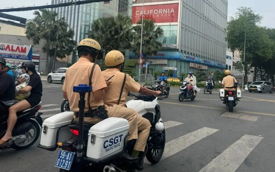 TP.HCM tính thêm 'án phạt mới', vi phạm giao thông có thể phải cầm chổi quét đường