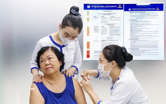 Vaccine RSV lần đầu về Việt Nam: Ưu tiên cho hai nhóm đối tượng dễ tổn thương, chi phí ra sao?