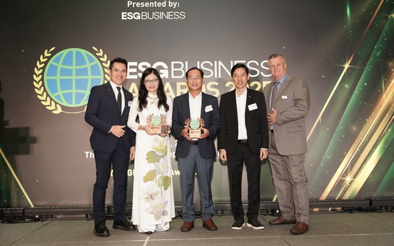 VinUni "Chiến thắng kép" tại ESG Business Awards 2025