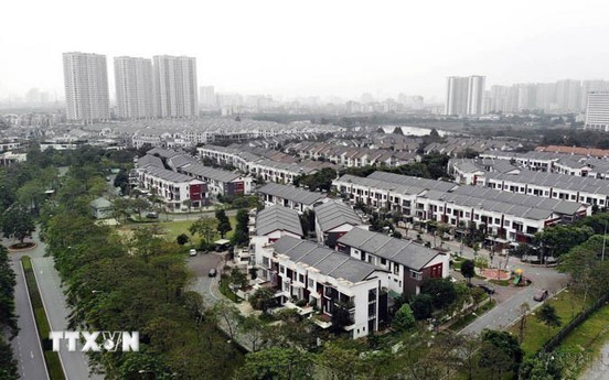 Xây dựng và quản lý hệ thống thông tin, cơ sở dữ liệu về thị trường bất động sản