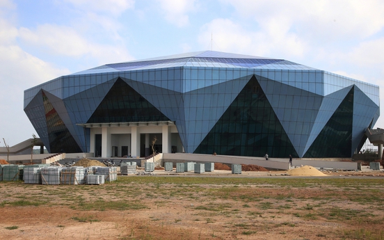 Nhà thi đấu hình kim cương duy nhất tại Việt Nam: Nằm tại tỉnh hẹp nhất với sân vận động 2.500 chỗ