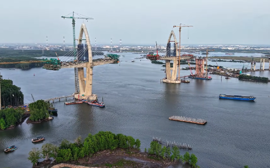 Cây cầu có nhịp chính dài nhất Đông Nam Á, kết nối 2 tỉnh thành giàu nhất cả nước sẽ hợp long trong năm nay