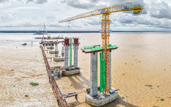 Cầu vượt sông 8.000 tỷ xoá bỏ toàn bộ các bến phà lâu đời, rút ngắn khoảng 80km từ miền Tây đến TP. HCM gặp khó