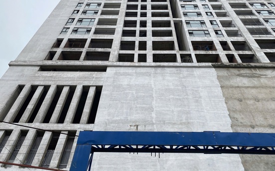 Từng được hứa tái khởi động, tòa nhà chọc trời kỳ vọng cao thứ 3 Hà Nội nay thành bãi đỗ xe, sân pickleball